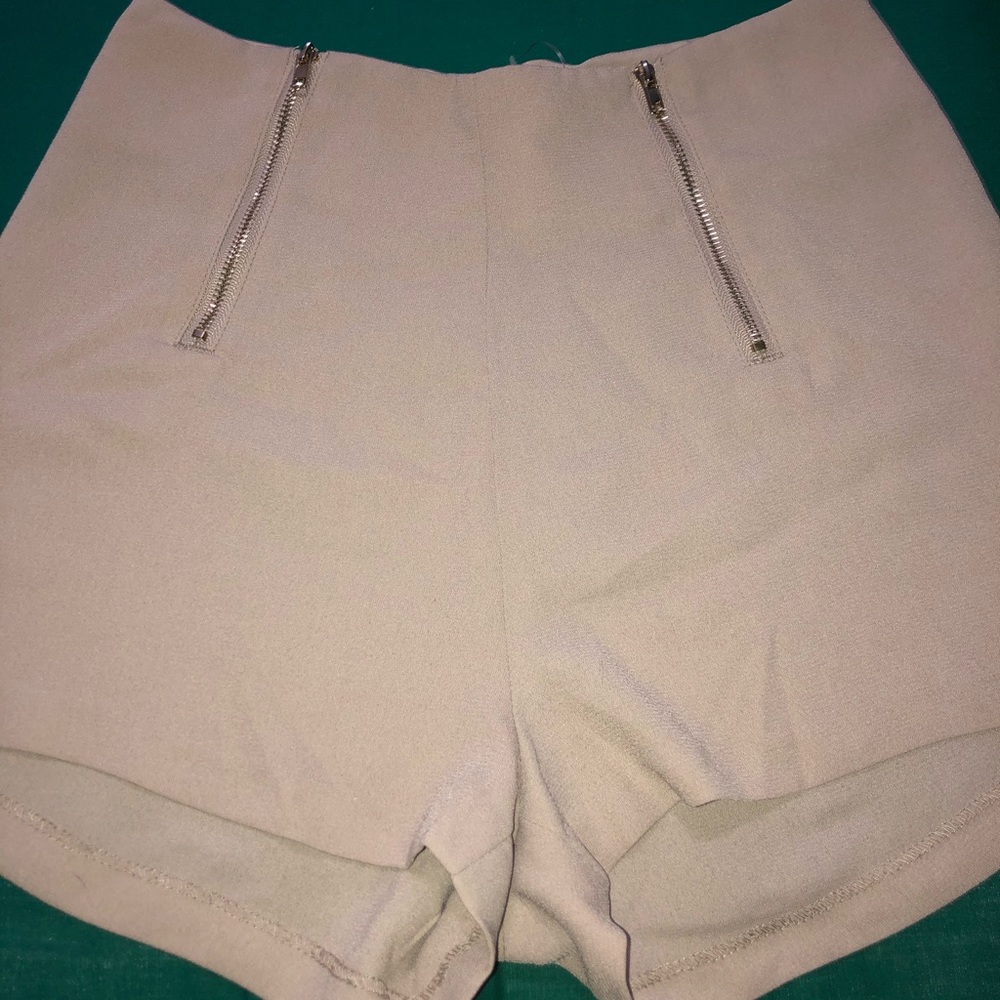 Nude love tree shorts